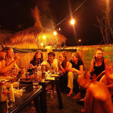 Pinegroove Hostel Vlora Экстерьер фото