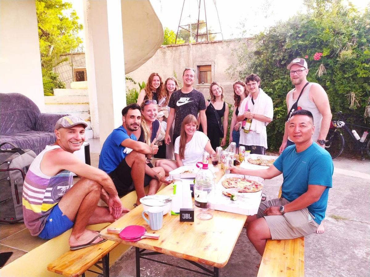 Pinegroove Hostel Vlora Экстерьер фото