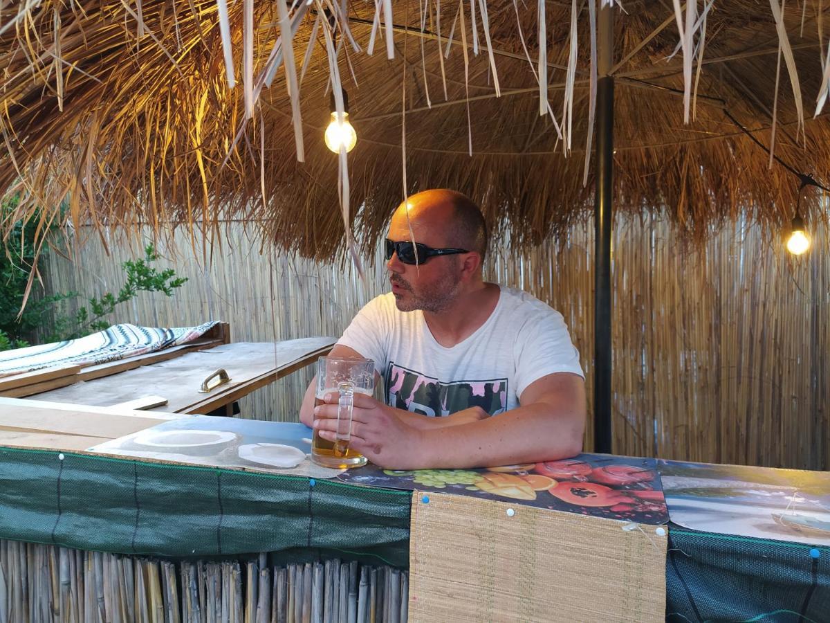 Pinegroove Hostel Vlora Экстерьер фото