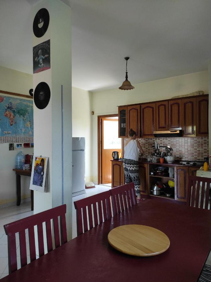 Pinegroove Hostel Vlora Экстерьер фото