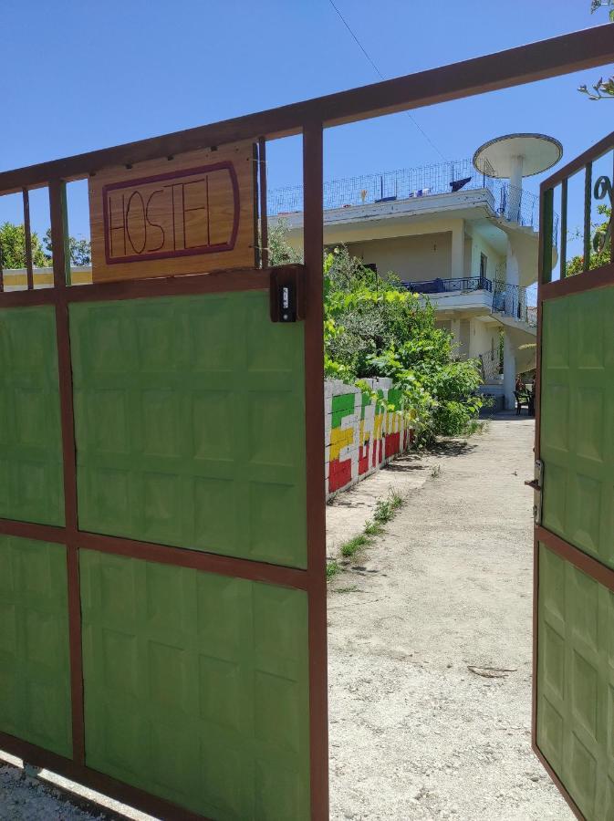 Pinegroove Hostel Vlora Экстерьер фото