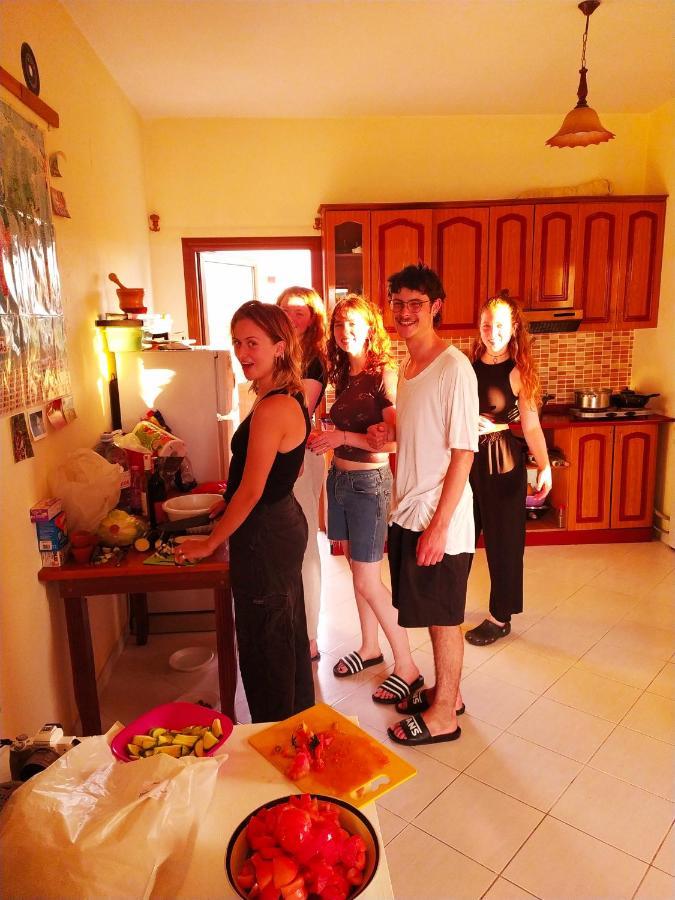 Pinegroove Hostel Vlora Экстерьер фото