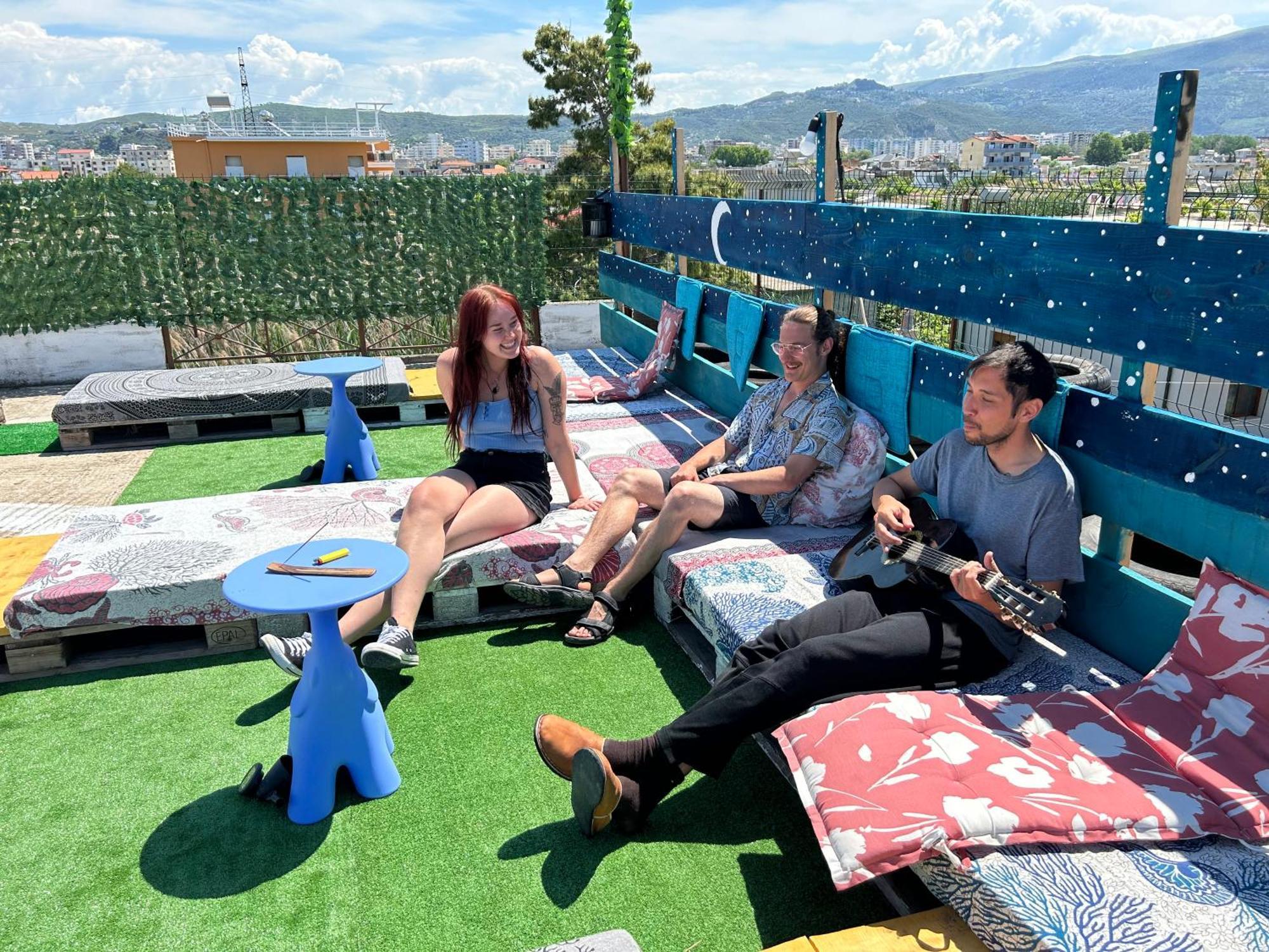Pinegroove Hostel Vlora Экстерьер фото